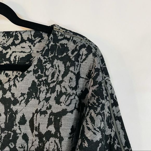 Siva Seventy Deluxe gray and black long sleeve top - Picture 6 of 12